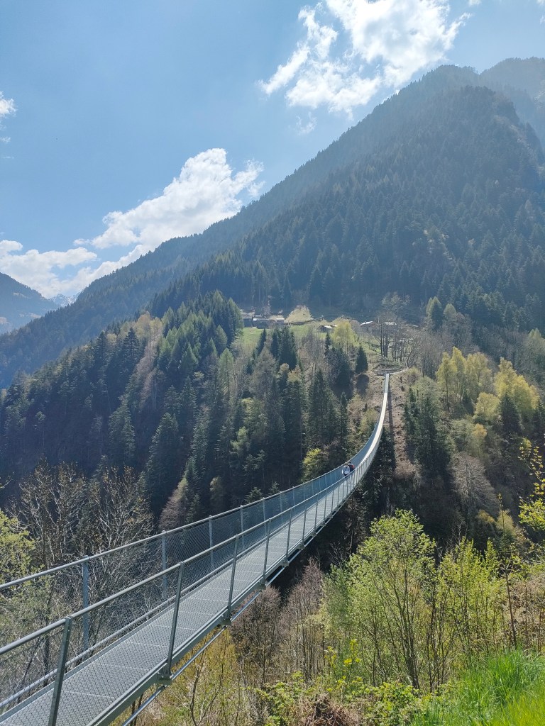 Ponte nel Cielo, Tibetaanse hangbrug in Italië. De langste Tibetaanse brug van Europa.