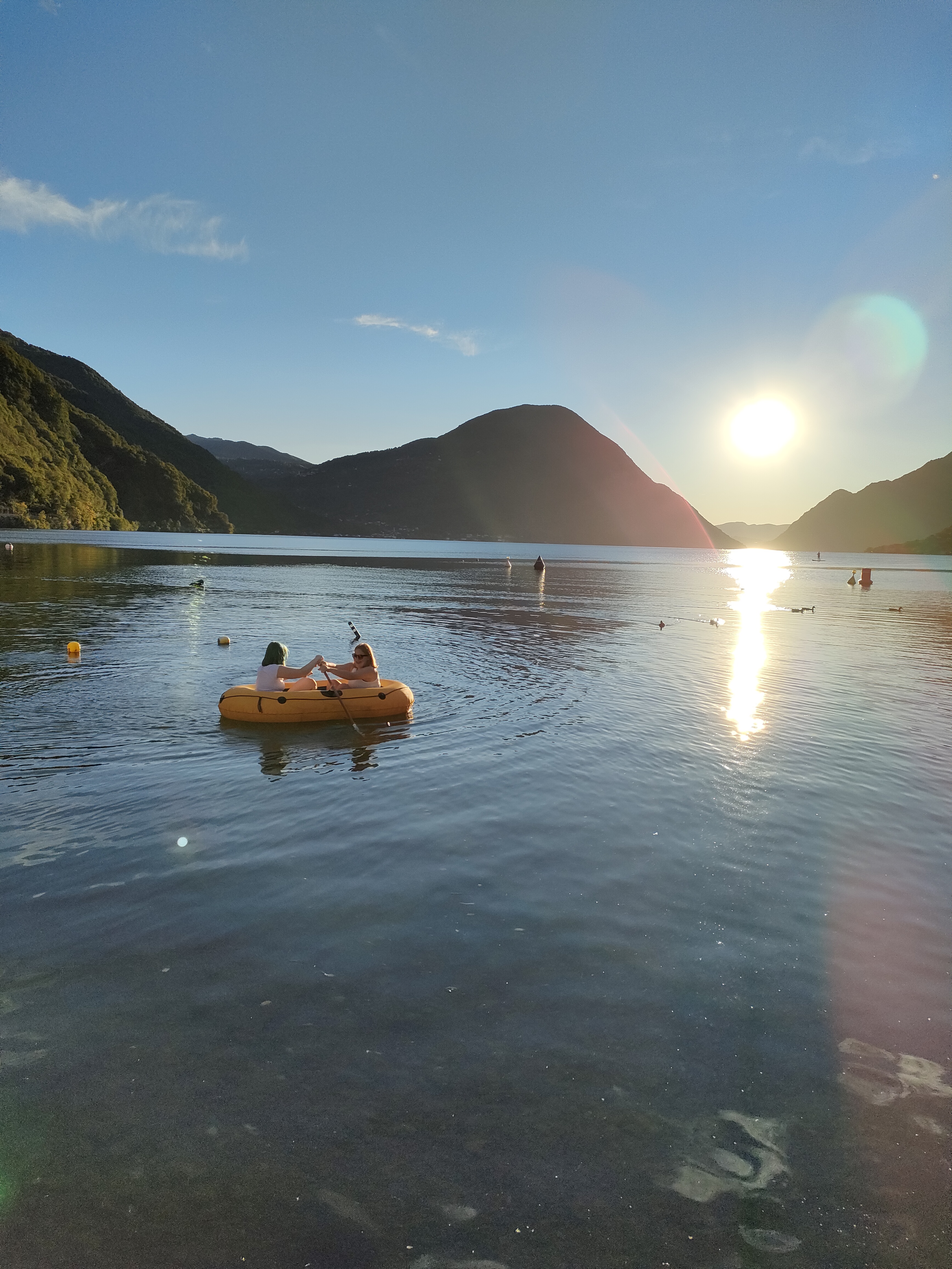 Lekker genieten met een bootje op het meer van Lugano.